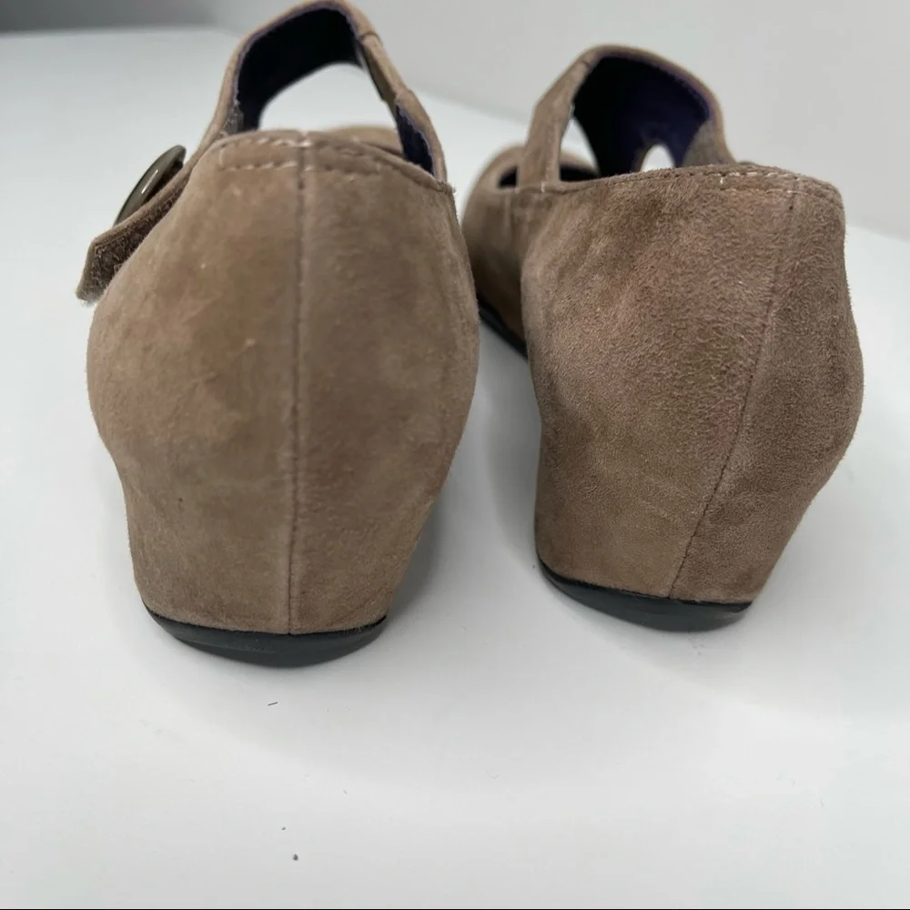 Vaneli soft suede